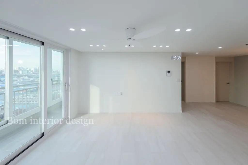 서울 양천구 32평 아파트 리모델링 · 팔각 골드프레임 거울·실링팬