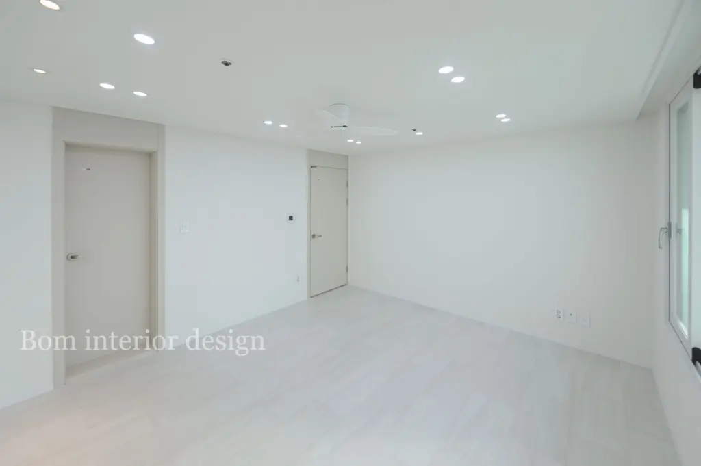 서울 양천구 32평 아파트 리모델링 · 팔각 골드프레임 거울·실링팬